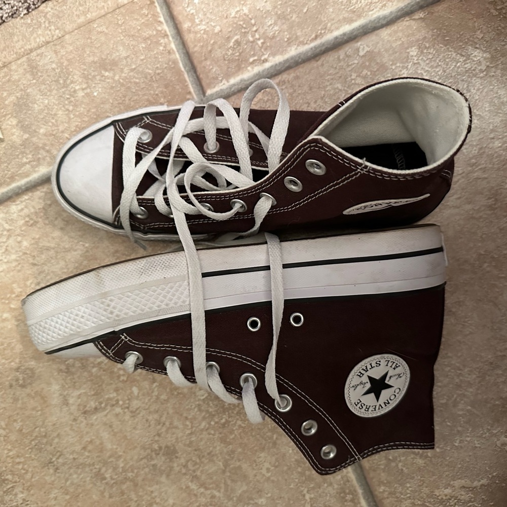 BARELY WORN CUSTOM BROWN CONVERSE